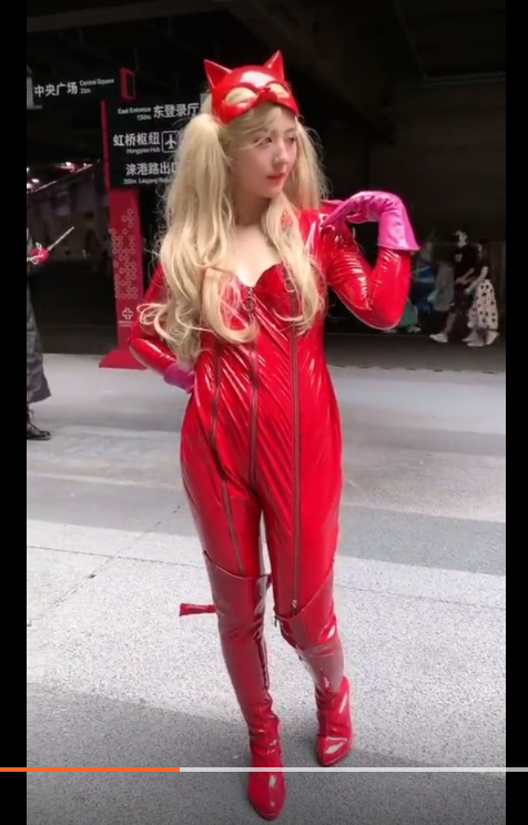 ���Ϻ���չ�����COS�߾��ӵ�С�����˭?-3.jpg