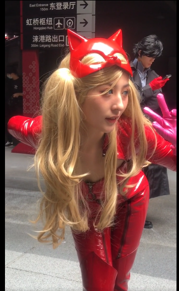 ���Ϻ���չ�����COS�߾��ӵ�С�����˭?-5.jpg