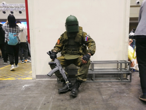 ���¶��� ө�����չ ��ǹ��cos-5.jpg