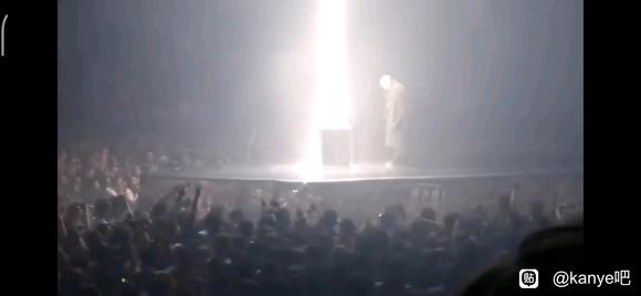 ����һ��kanye�ⳡ�ݳ���ı�ֽ ��ֱ�� �뵱������ֽ-3.jpg