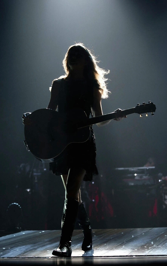 ��Swiftie����һЩ��ɫ�ֻ���ֽ-2.jpg