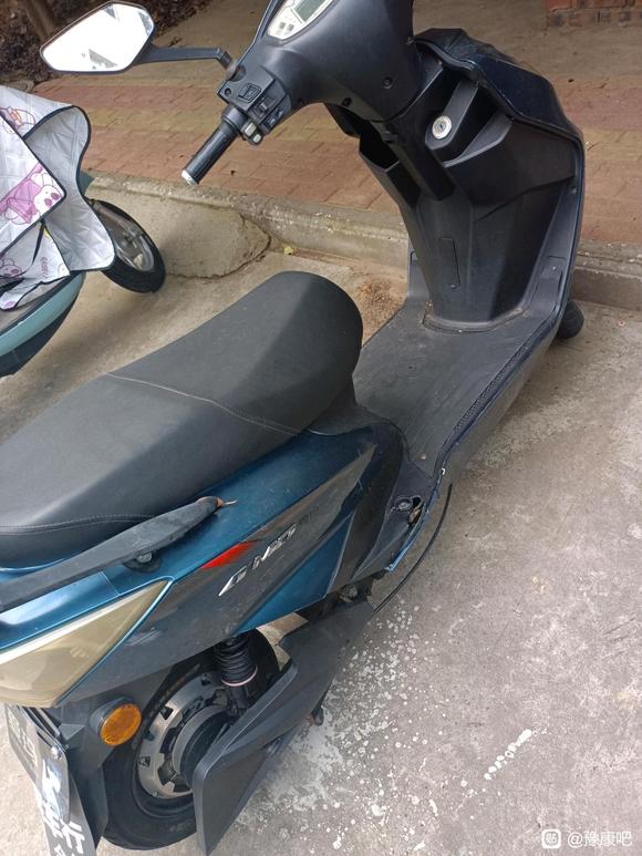 �ĸ������и����Ķ�����Ʒ����Ⱥ,��һ���綯��,��ƿ�õ��-2.jpg
