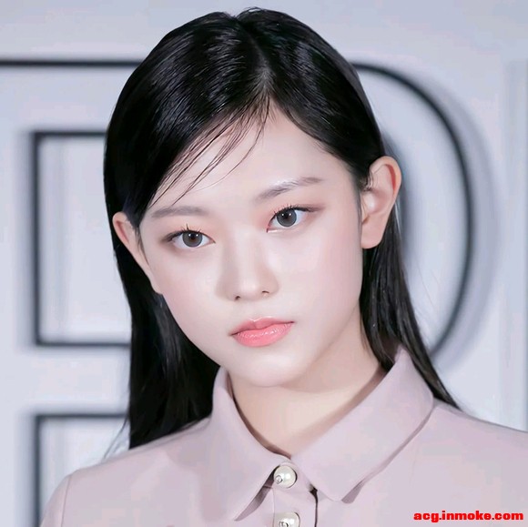 haerin,���Ƹ���ͷ���ֽ-4.jpg