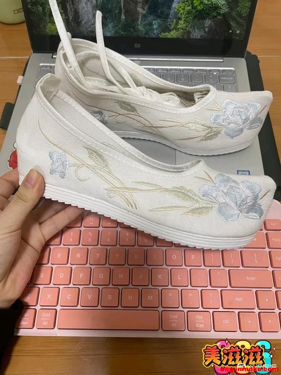 ���뻭��С�����������·����������һ�´��-1.jpg