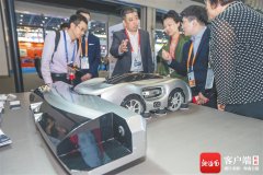会飞的“汽车”、人形机器人……玩转消博会上
