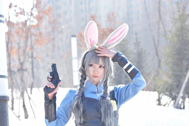 C6JJK0SH6gdISsSI.jpg
