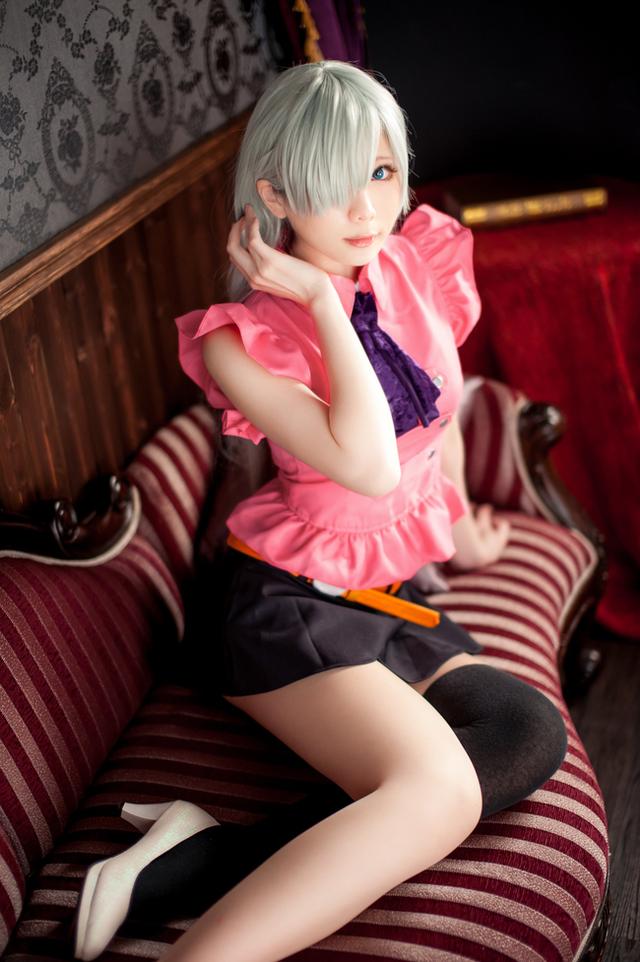 DNg87gsc8BuaAcLG.jpg