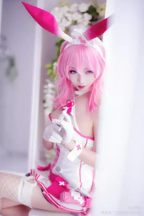nohhvpVmHiP8LlXY.jpg