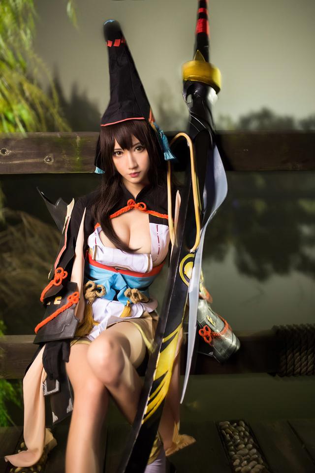 j8AtTbG504sA8c90.jpg
