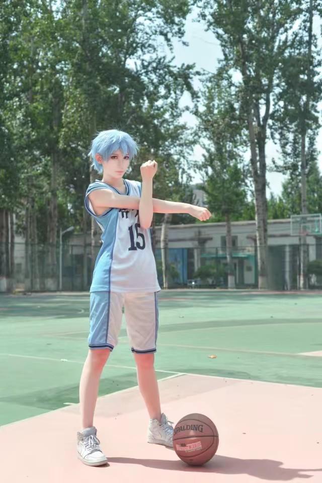 kHuwBzB41R5b7w8W.jpg
