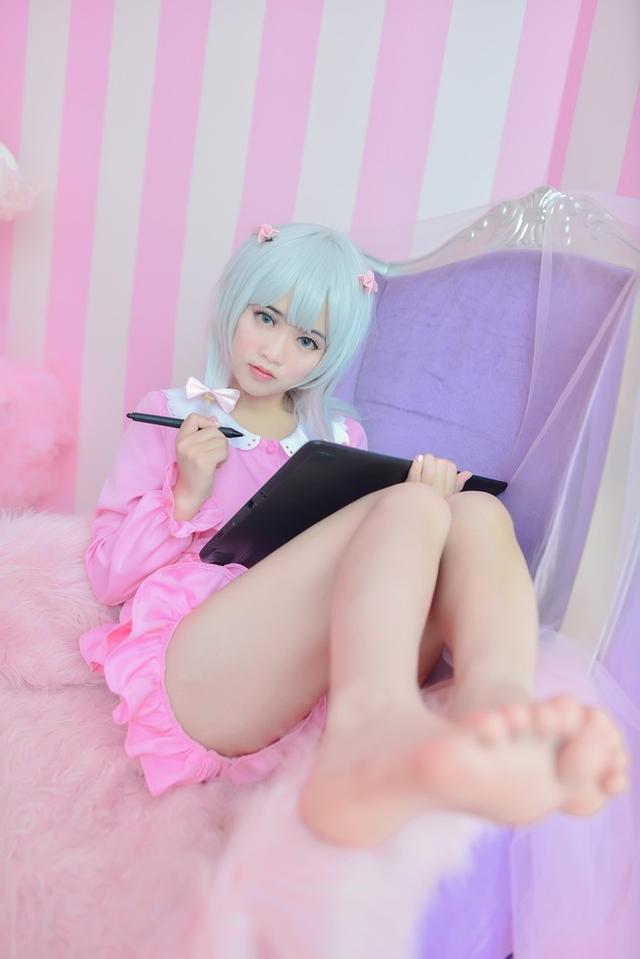 lhWrcLzH22RQQb3H.jpg