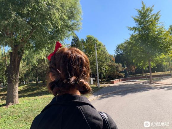 ���������ڽ�ױ���ײ˼���չ��ױ loױ��ױ-5.jpg