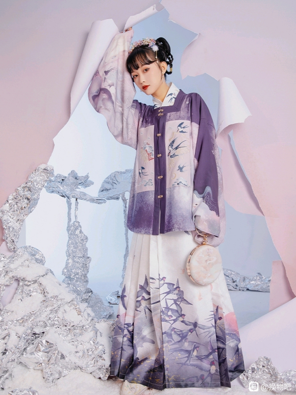 ���ɳ��ɻ�����������������Lolita-1.jpg