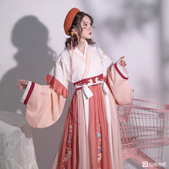 ���ɳ��ɻ���������lolita������-1.jpg