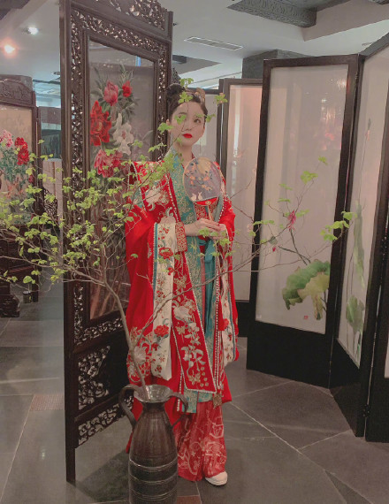 ��Ի����:��ɯ��������ɫ��𪴩Խ���񻰡�-1.jpg