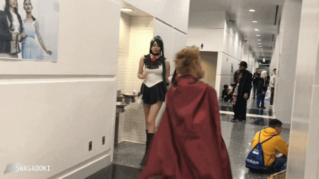 ɧ����,����С������չ��͵Ϯ��cosplayer����.-1.jpg
