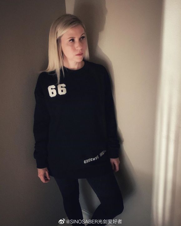 Her Universe����չ��չʾ���������ñ����-1.jpg