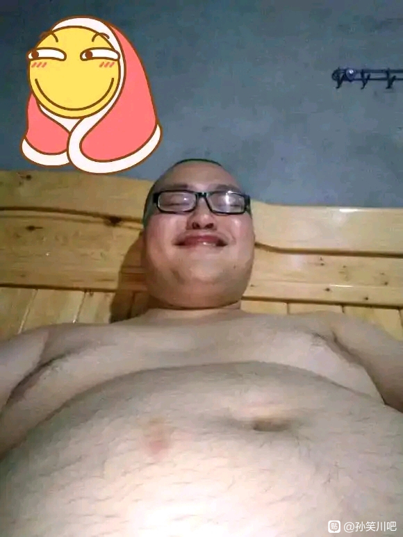 ��С��ʼ�Ͷ��Լ����Ա��в���ͬ��,�����ϳ�һȥ��չ�Ϳ�ʼŮװ-1.jpg