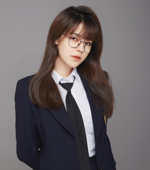 Ů�����Գƴ����컨��,������cos������Ů,��С�۾��е�һƴ!-4.jpg