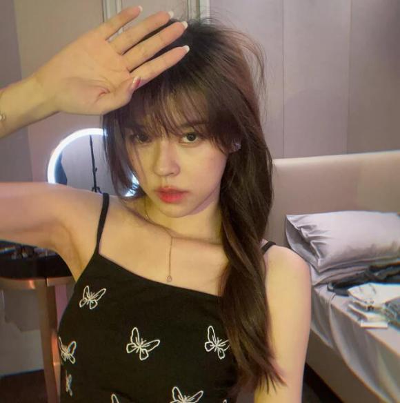 Ů�����Գƴ����컨��,������cos������Ů,��С�۾��е�һƴ!-5.jpg