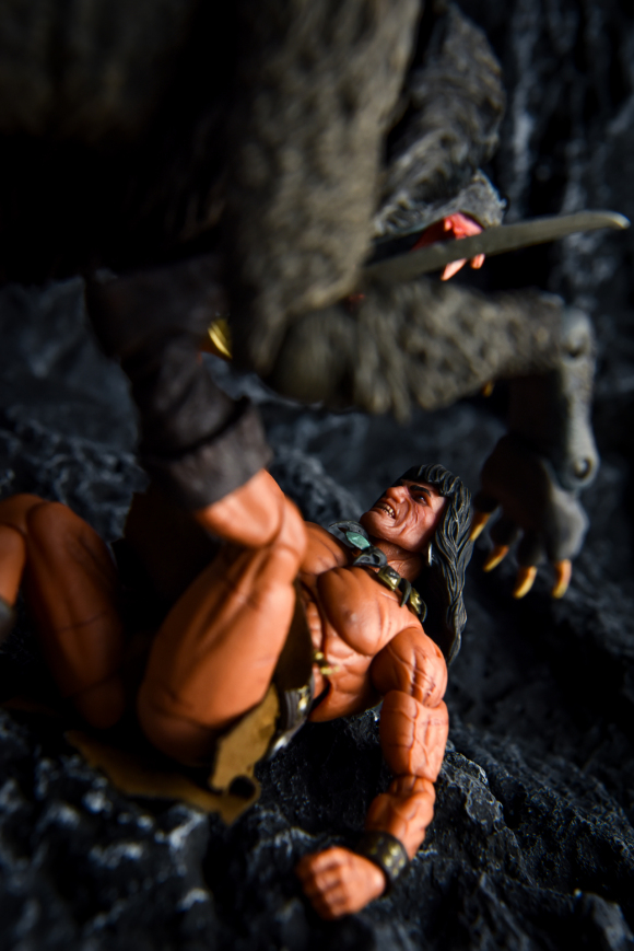 ��mezco��one:12 Ұ���˿��� Frank Frazetta�廭����-9.jpg