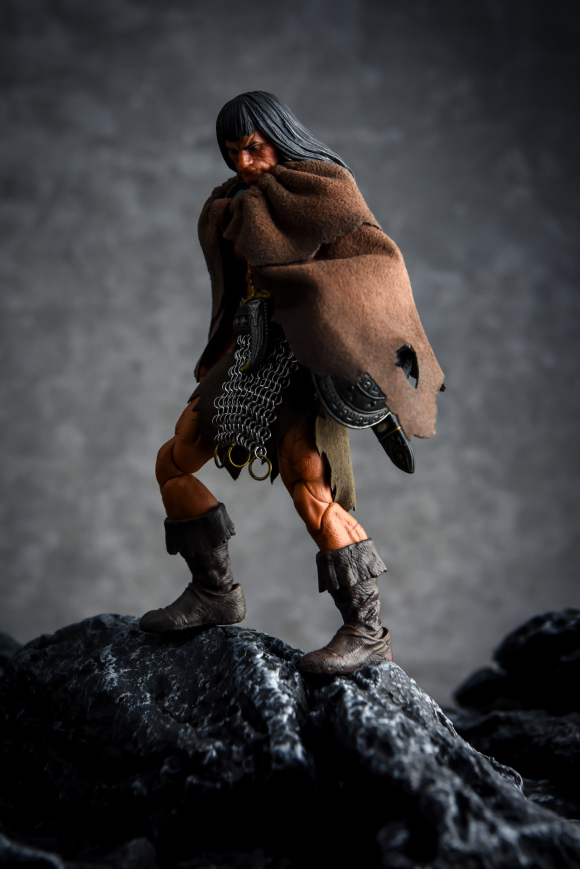 ��mezco��one:12 Ұ���˿��� Frank Frazetta�廭����-3.jpg
