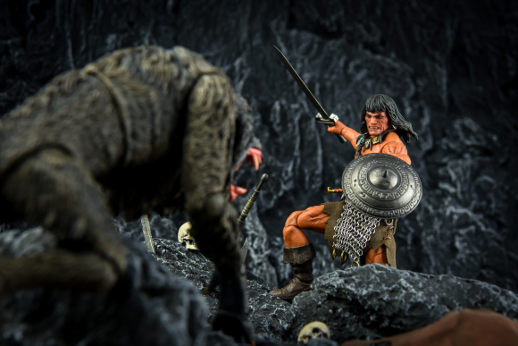 ��mezco��one:12 Ұ���˿��� Frank Frazetta�廭����-7.jpg