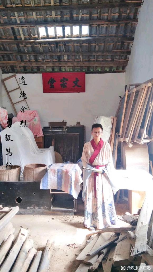 �����˻������崫ͳ��װ,�伸�����,��Ҳ���ͱ��ʲ��䡣������-2.jpg