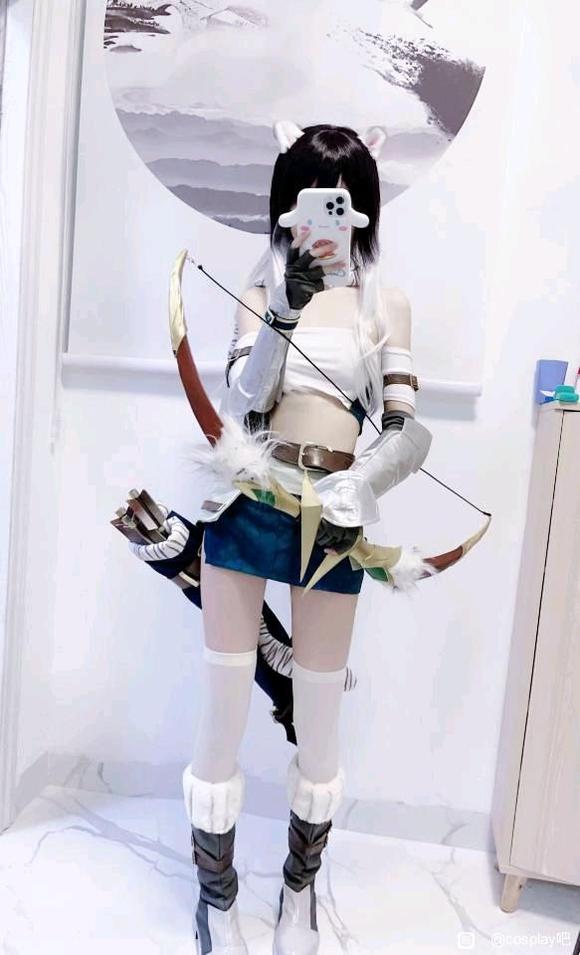 ��COS��Ƭ����û�к��ֵ��ܰ����ҵ����coser?-1.jpg