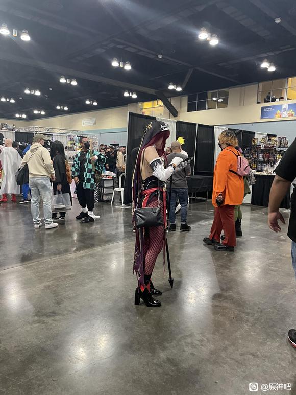 �����������չ������ԭ��cosplay,�ұ������֡�-3.jpg