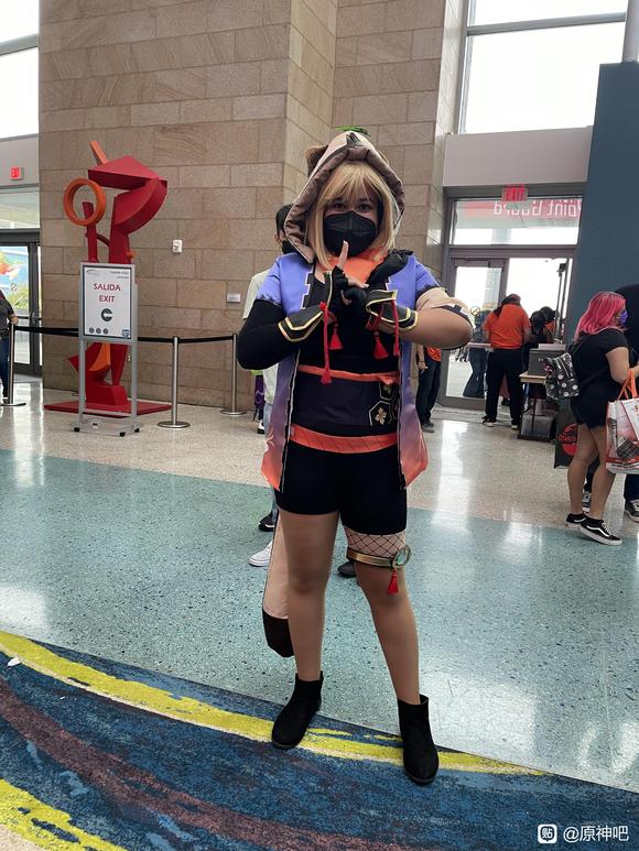 �����������չ������ԭ��cosplay,�ұ������֡�-4.jpg