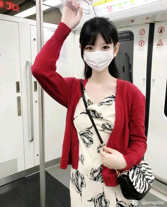 ��Ů�ֻ���ֽ-3.jpg