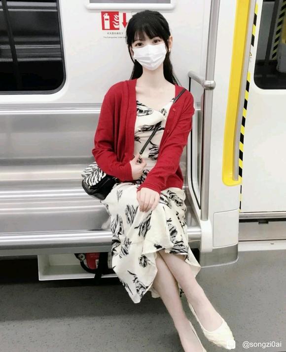 ��Ů�ֻ���ֽ-4.jpg