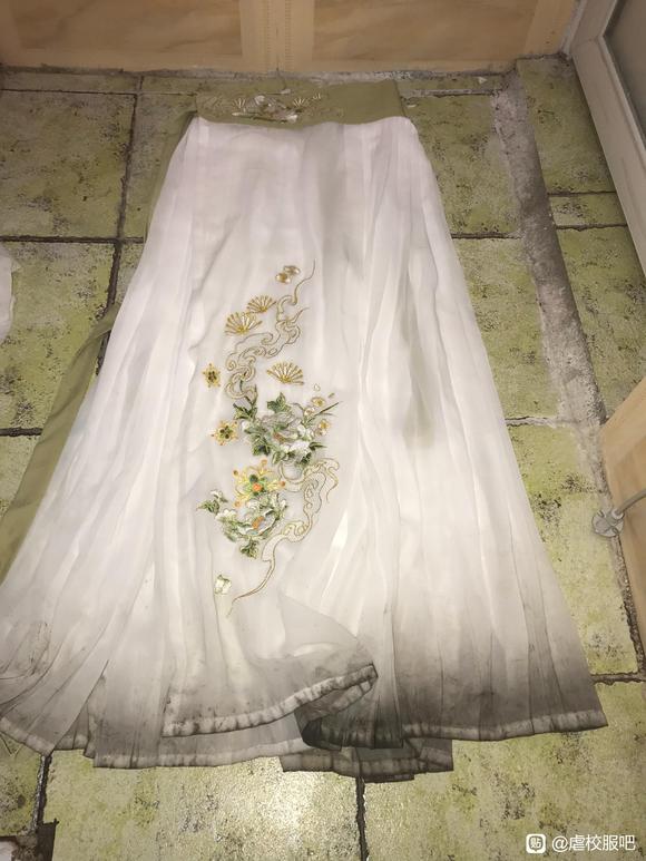 ���˵ĺ���ȹ��-1.jpg