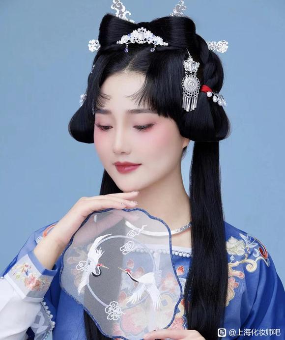 ����������Ůϵ��,����ױ��,���϶ԳƷ���,�鶯�ֿɰ�ʮ��[��Ц]-1.jpg
