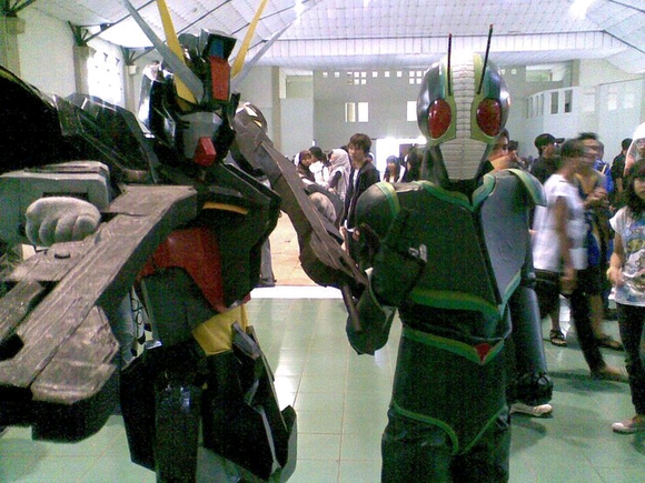 ��˭����չ�ϼ���cosplay���ڻ���-1.jpg