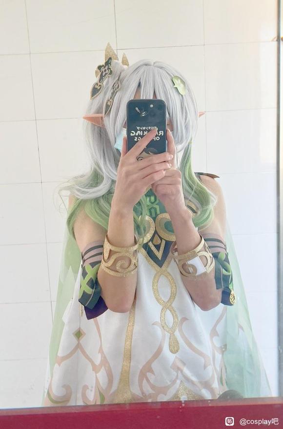 ��COS��Ƭ������һ��Ůװ����槵��к���??-1.jpg