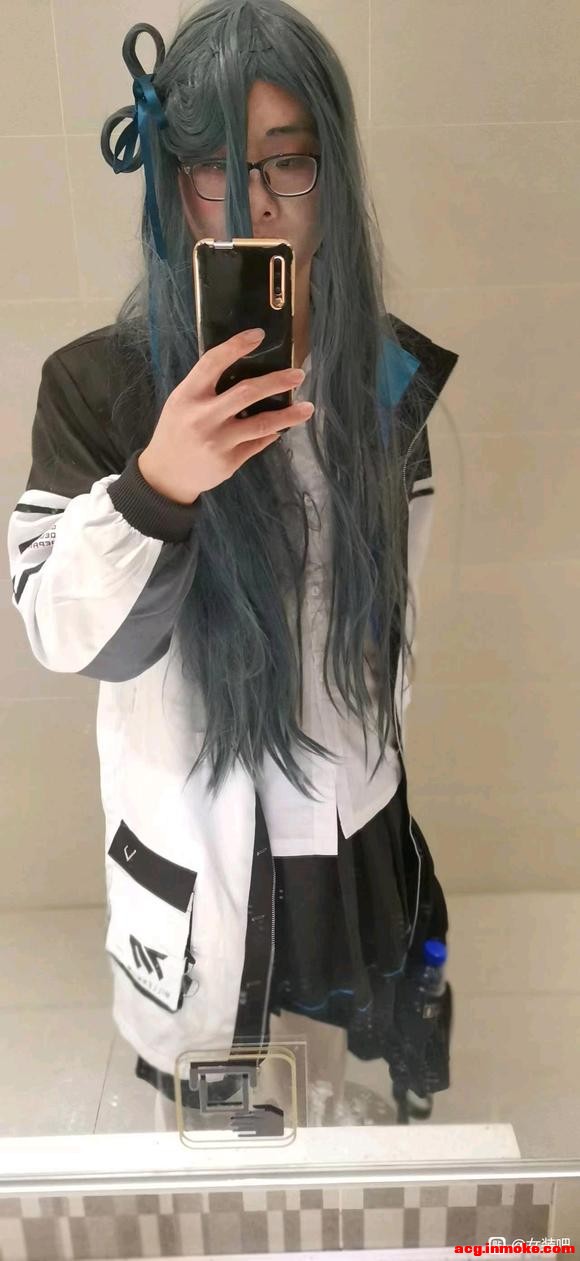 ��һ��Ůװȥ��չ-1.jpg