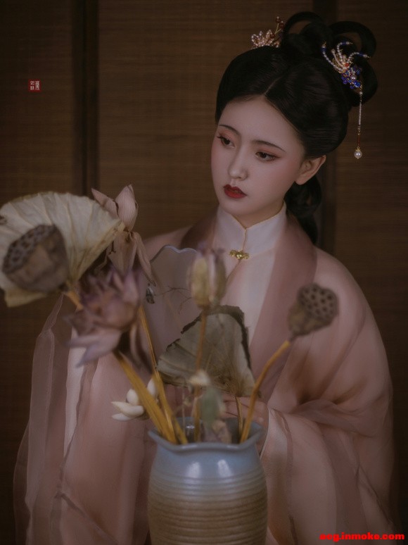 ���ɶ�ģ�غ���ױ�졹-1.jpg