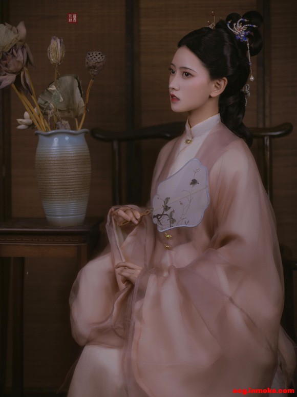 ���ɶ�ģ�غ���ױ�졹-4.jpg