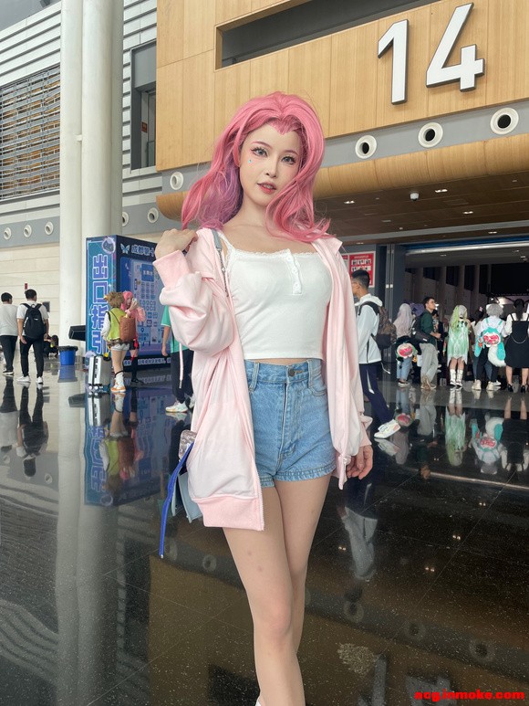 ??����ȥ��չ���� �ҷ�coser����-3.jpg