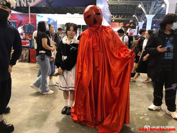 ө�����չ����ŵ�͵�cos-5.jpg