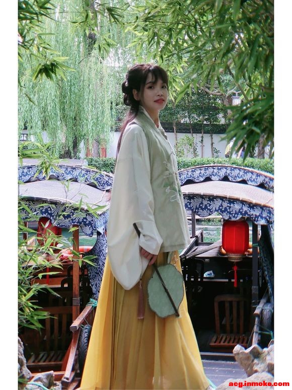 �����ﺺ�����С��Һ��ҵ�һ����Ů����-2.jpg