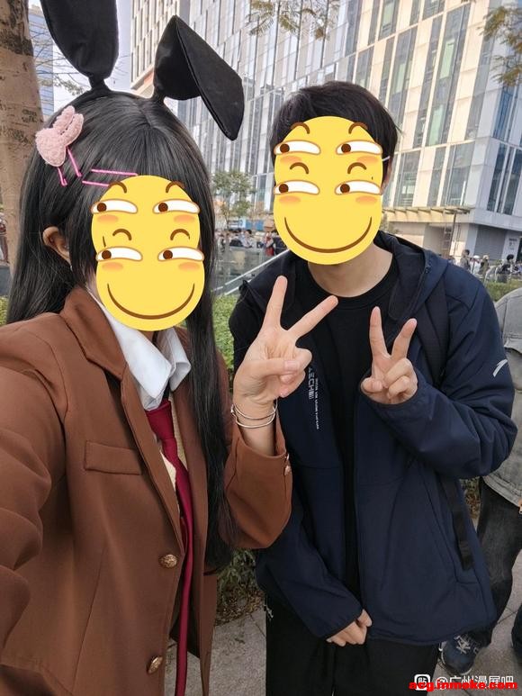 ����ө�����չ��һλ��������ѧ���coser-1.jpg