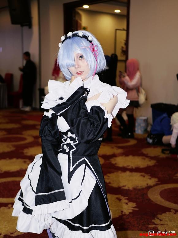 ��չ��coser-8.jpg