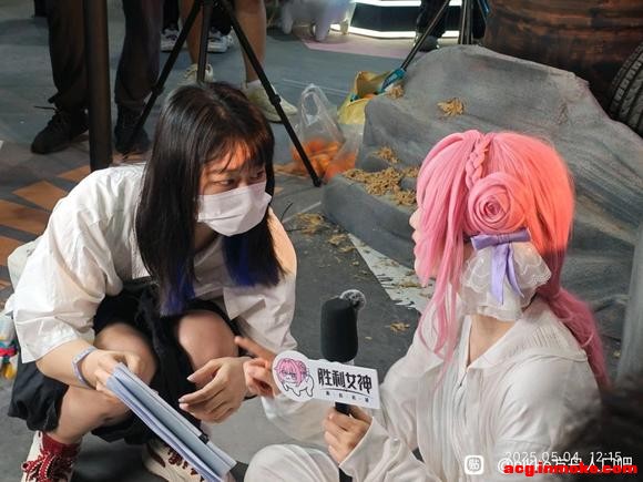 ����������ө�����չ����ͼ�����ұߵ��׹�������λcoser��-2.jpg