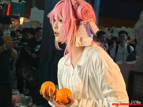 ����������ө�����չ����ͼ�����ұߵ��׹�������λcoser��-6.jpg