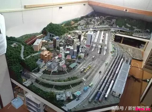 �ձ���լ��һ�껨���Ƕ��٣�û��ƽ���ߣ���������С�լ����