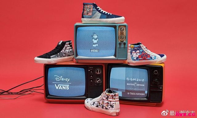 ��ף Mickey Mouse 90 ���� Vans x Disney ����������