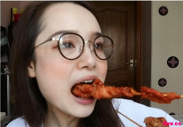 �������ۡ�С���Բ�ը����һ��������¶���ԣ������ѷ���ͼ